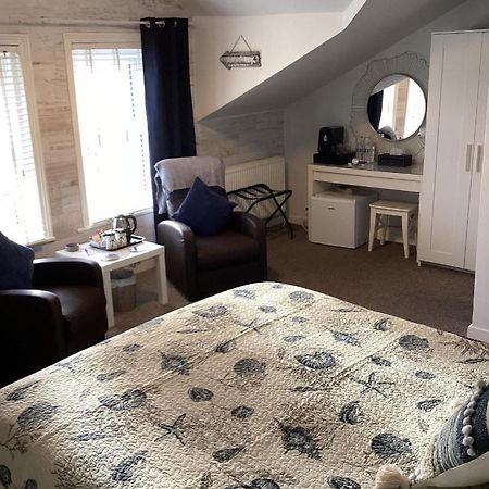 By The Seaside Bed & Breakfast Blackpool Exterior foto