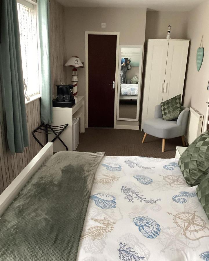 By The Seaside Bed & Breakfast Blackpool Exterior foto