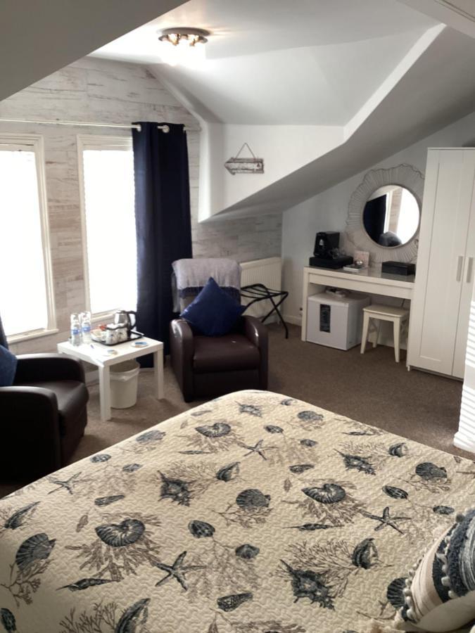 By The Seaside Bed & Breakfast Blackpool Exterior foto